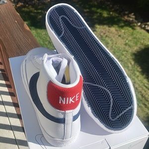 (Men’s 8/Women’s 9.5) Nike Custom Blazers